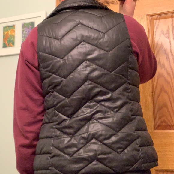 SO Puffer Vest - Picture 5 of 6